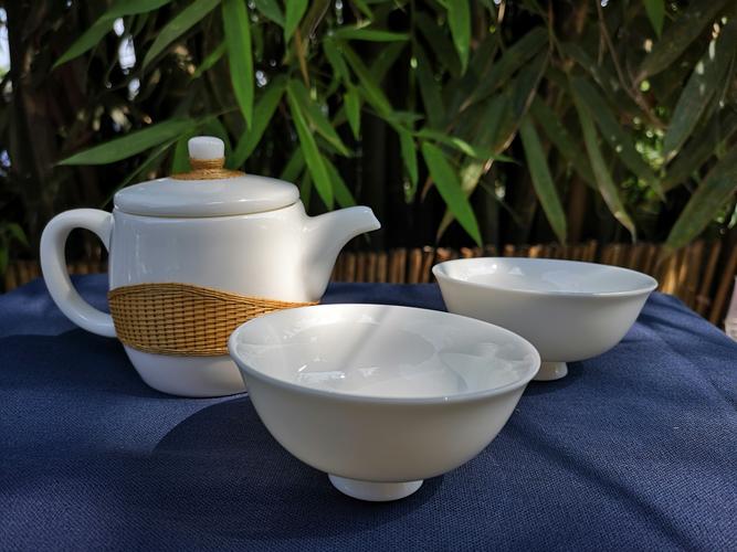 非遗竹编茶具 传统工艺坊里的匠心传承，让茶香浸润竹韵风骨
